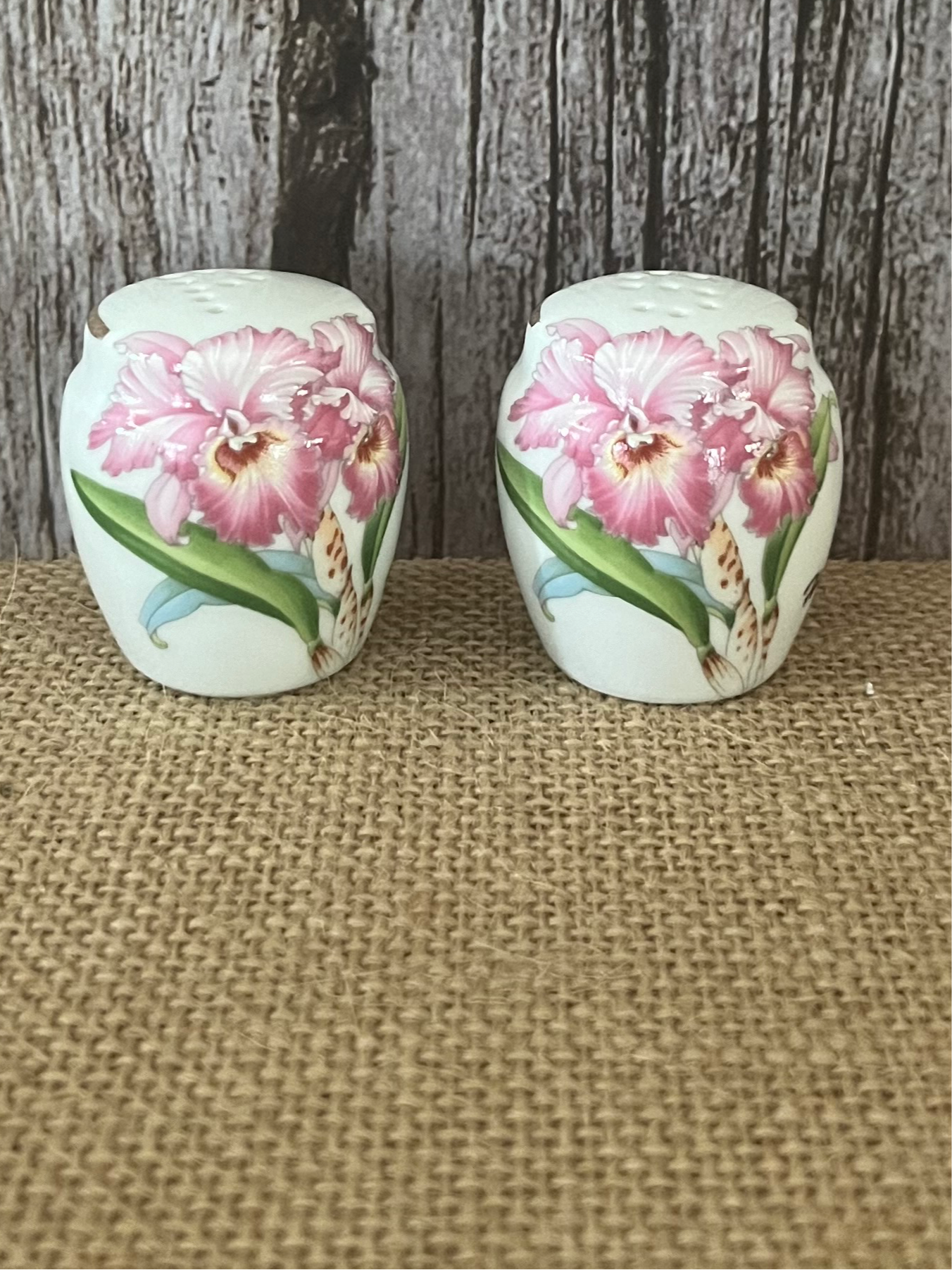 Vintage White Ceramic Hawaii Pink Orchids Salt and Pepper Shakers with Gold Trim - Aloha Tiki Islands Fusion