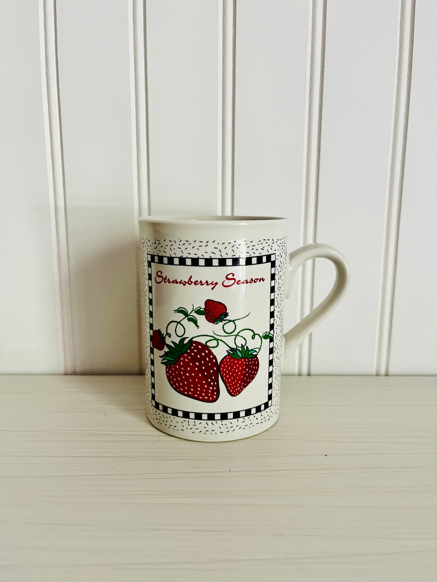 1980’s Houston Harvest Strawberry Season Mug - 10 Ounce Coffee Cup - Vintage Strawberry Teacup