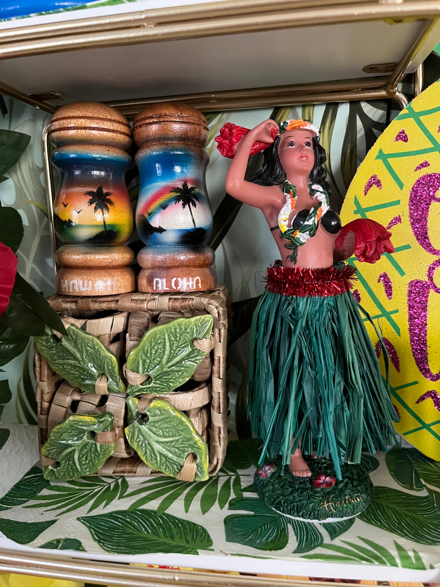 Vintage Aloha Tiki Islands Hawaiian Dashboard Nodder Hula Girl with Natural Grass Skirt & Uli Uli Flower Pom Poms