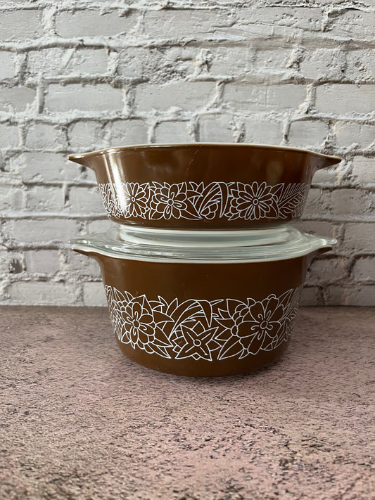 1970’s Lot of (2) Pyrex Woodland Brown Casserole Dish Set 475-B & 473-B, 1 lid