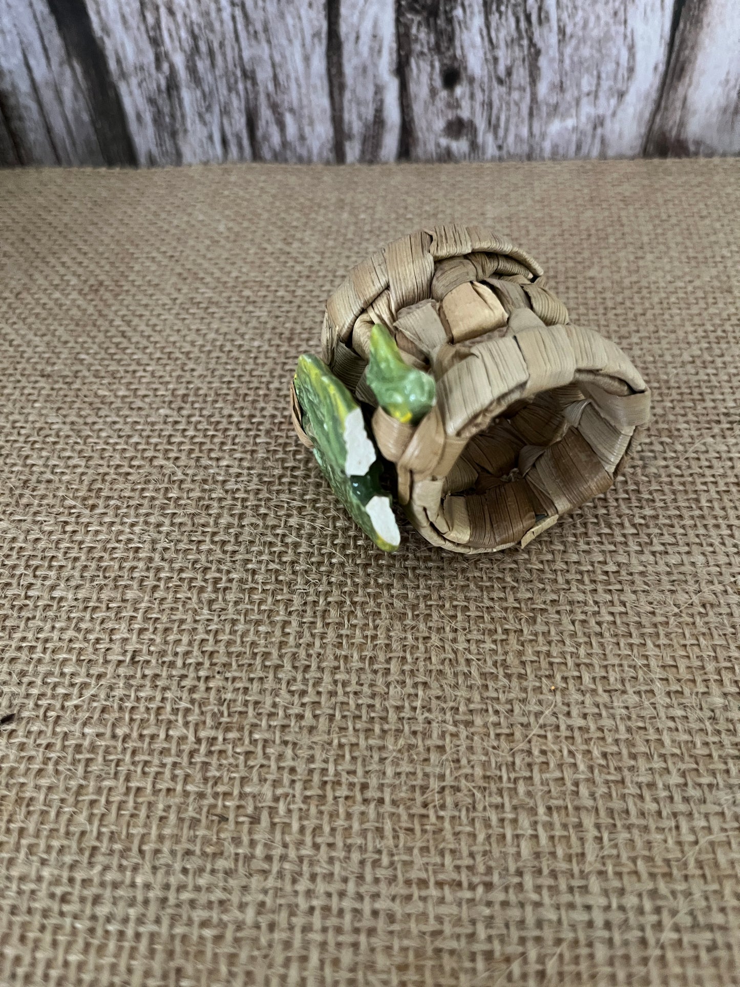 Vintage Aloha Tiki Islands Ceramic Green Leaf & Raffia Napkin Rings Set with Box