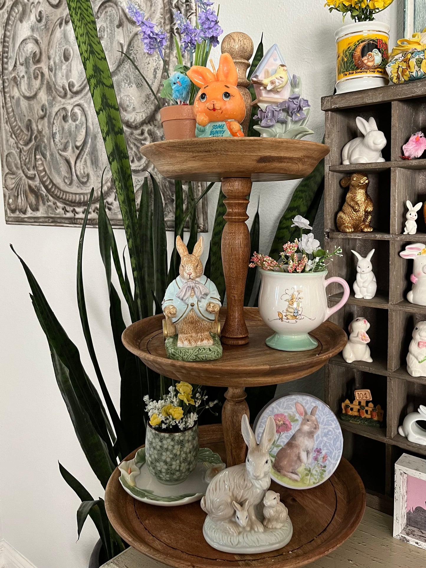 Bunny Rabbit Cupcake Stand: Plastic Spring Easter Pedestal Plate