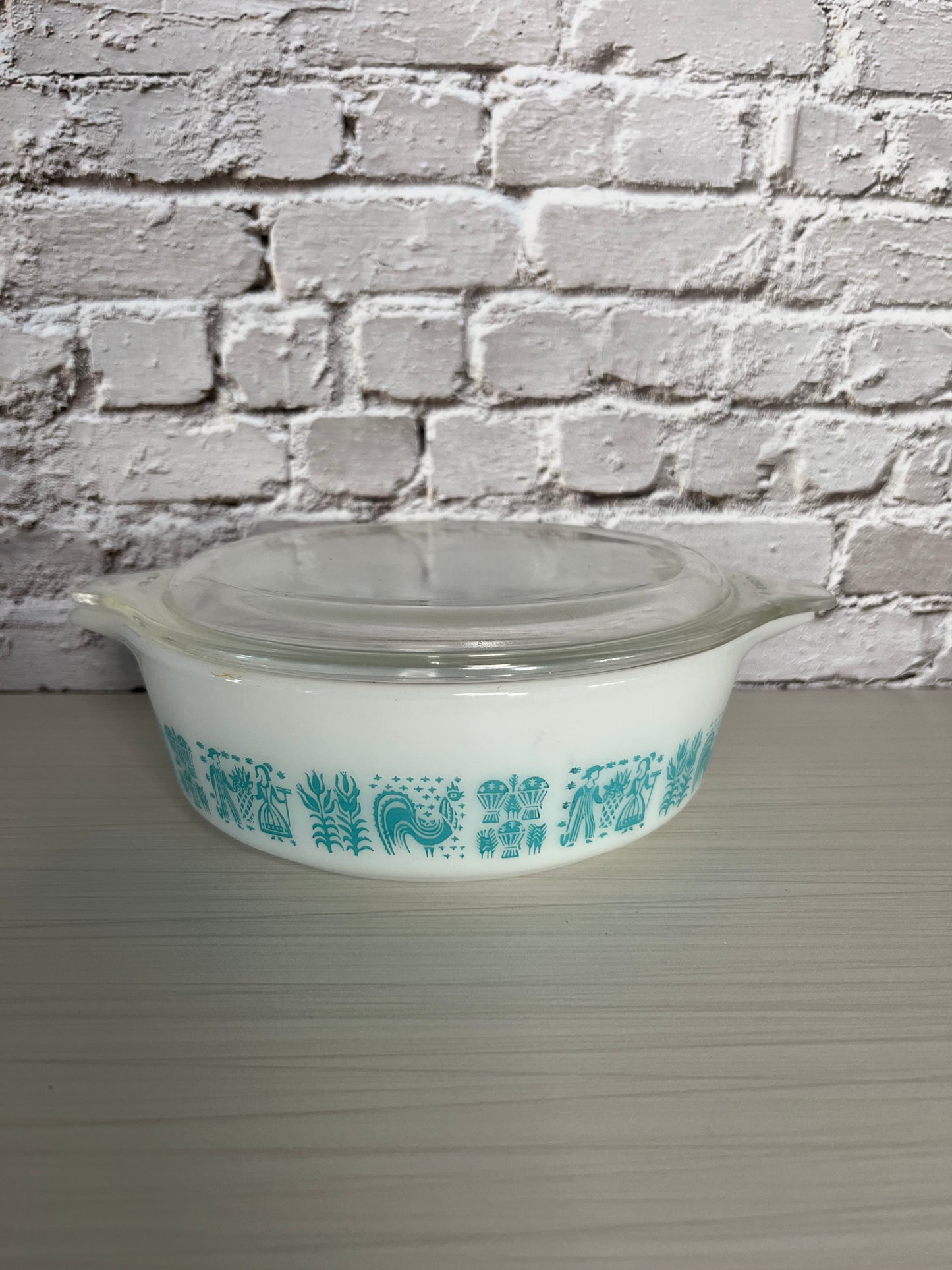 Circa 1960’s  Vintage Pyrex Amish Butterprint Casserole Dish – 1-Pint (471) with Lid