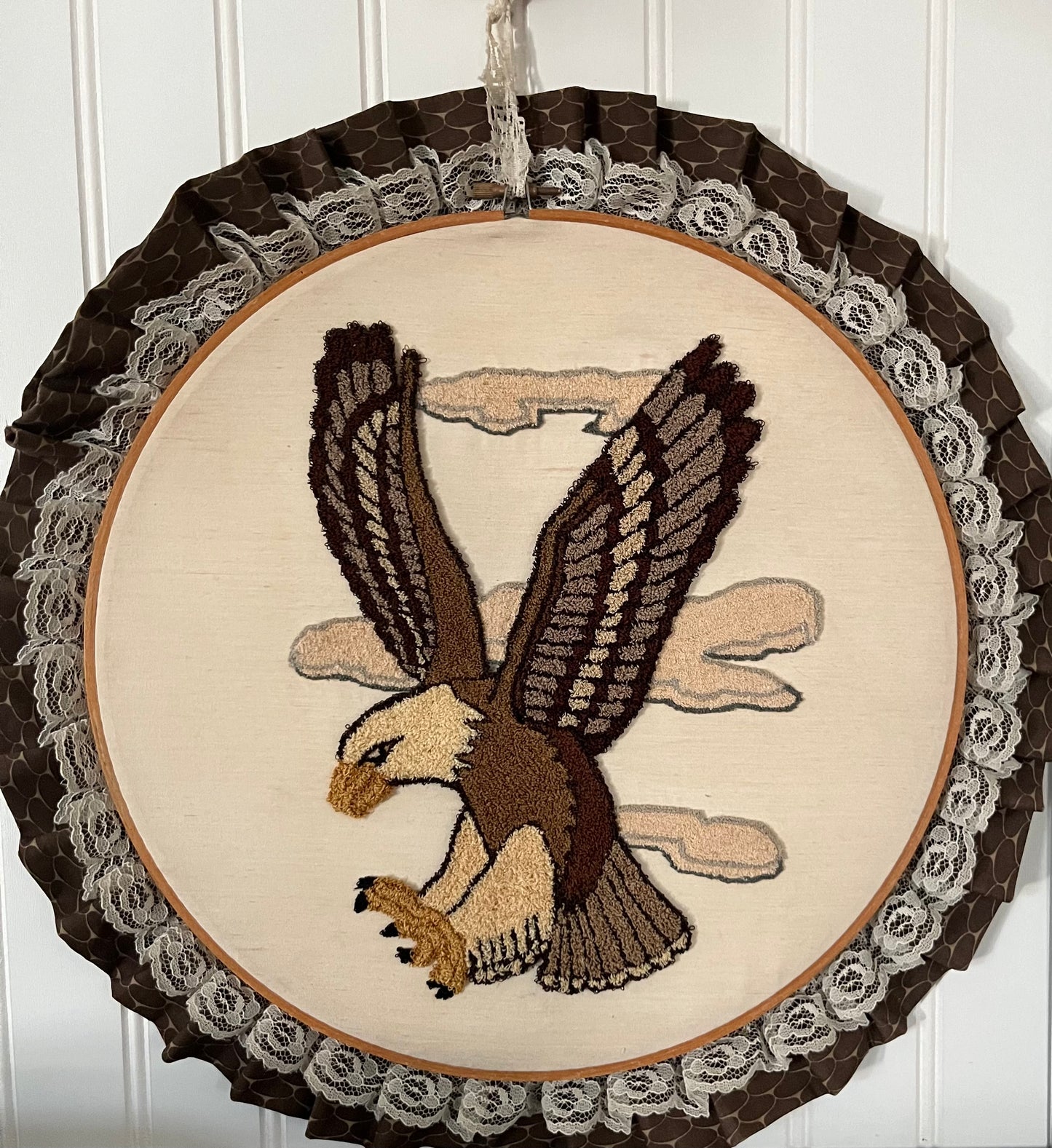 1970’s Handmade Wall Hanging Eagle Round Punch Needle Embroidery in Fabric & Lace Trimmed Hoop