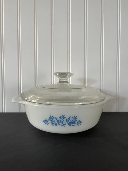 Collectible Anchor Hocking Fire King Cornflower Blue and White Pattern #437 1-1/2 QT Round Casserole with Lid - Vintage Kitchenware