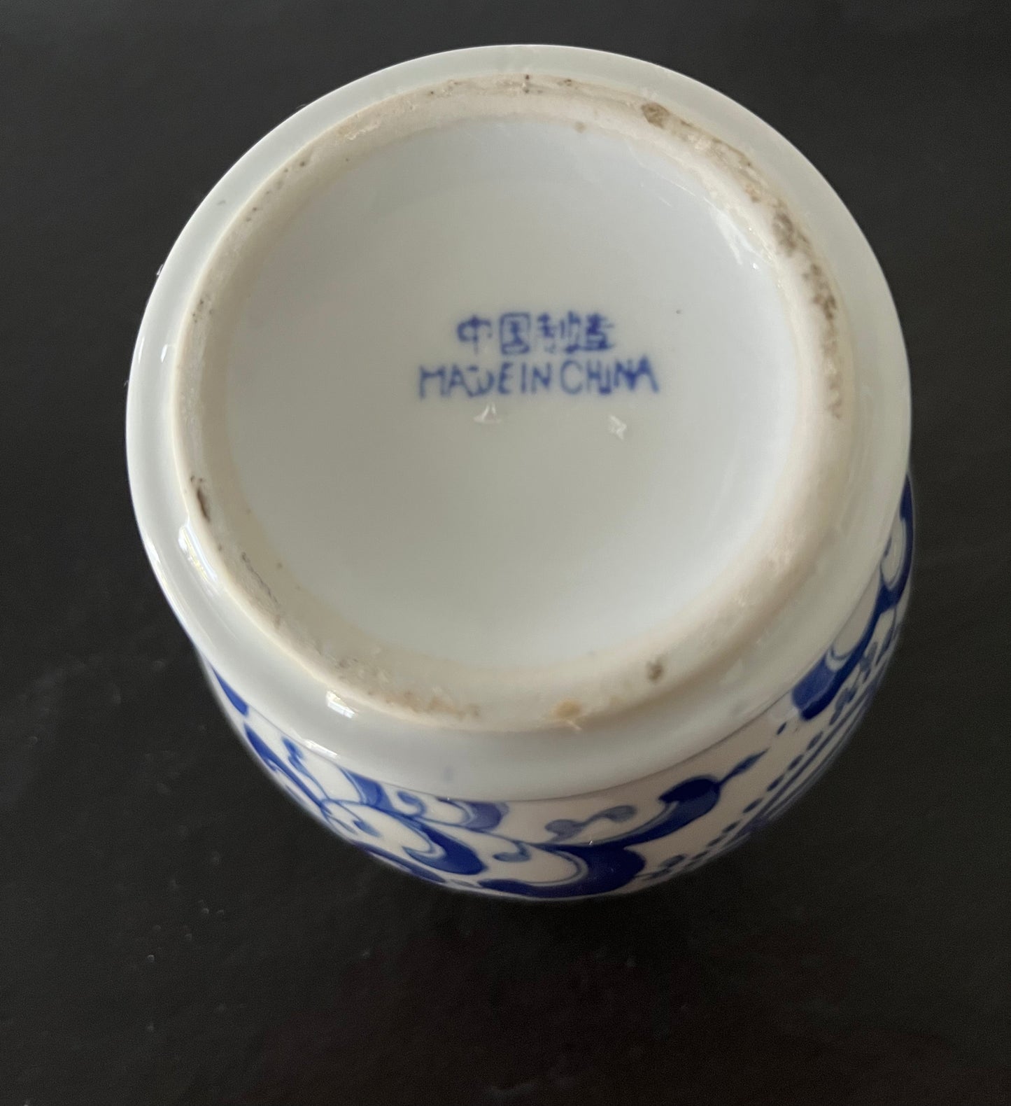 Vintage Hand-Painted Blue and White Qinghua Porcelain Ginger Jar with Floral Motif - 8" High, 4" Diameter, 1 lb 5.5 oz